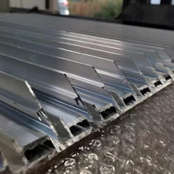 Aluminium profiles for light panels